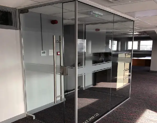 حمام شیشه ای